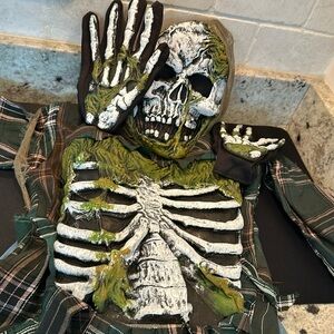 Boys scary skeleton Halloween costume size small